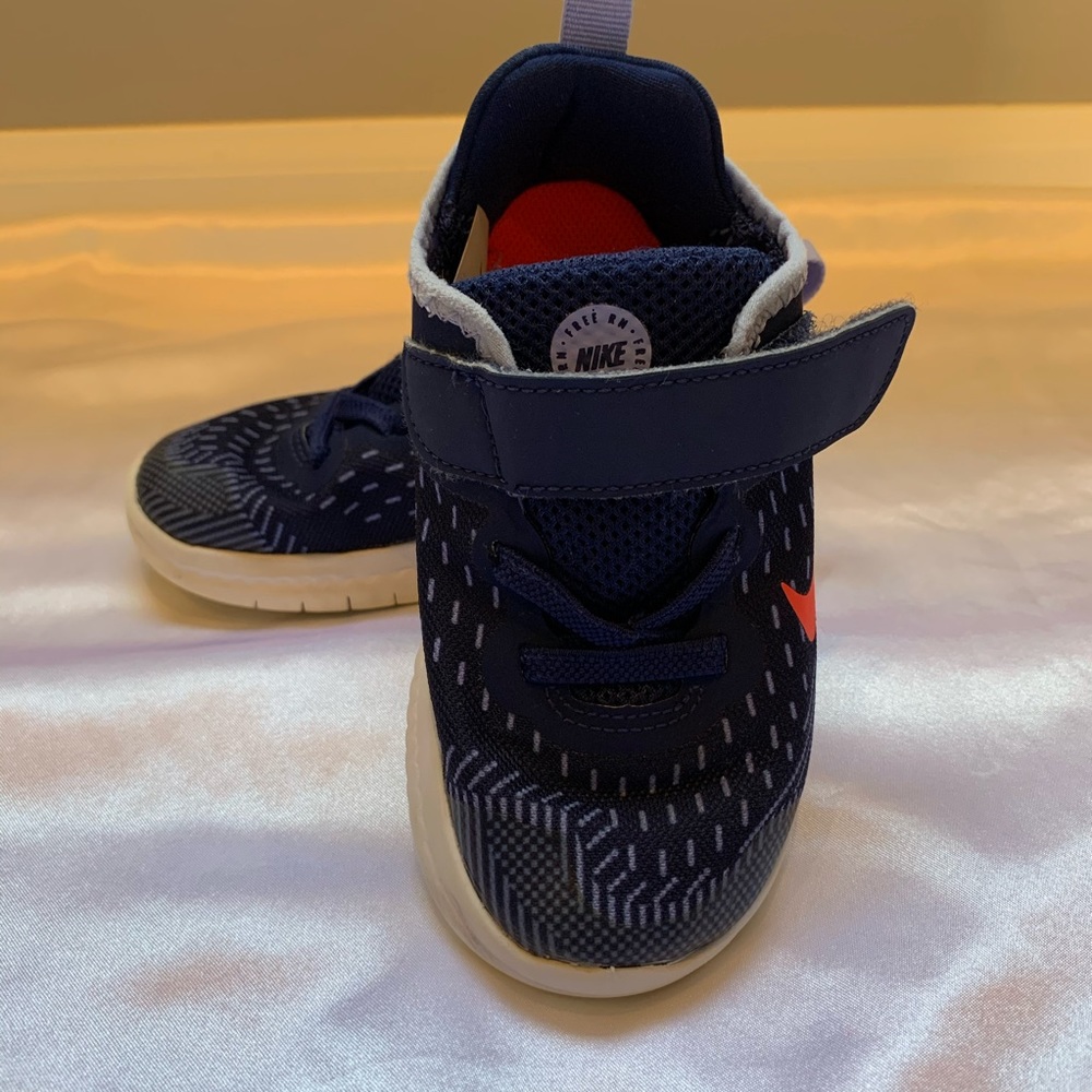 Nike Free Run Toddler Size 9C Velcro Style Sneaker